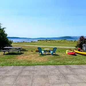 Lakeside Bed & Breakfast